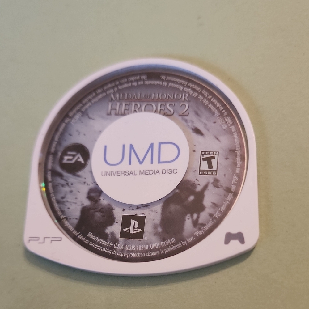 Medal of Honor Heroes 2 UMD Disc